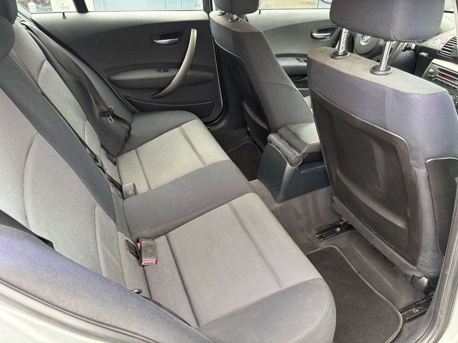 BMW serija 1 118d KLIMA - MAGLENKE - AUTOKREDIT, fotografija 19