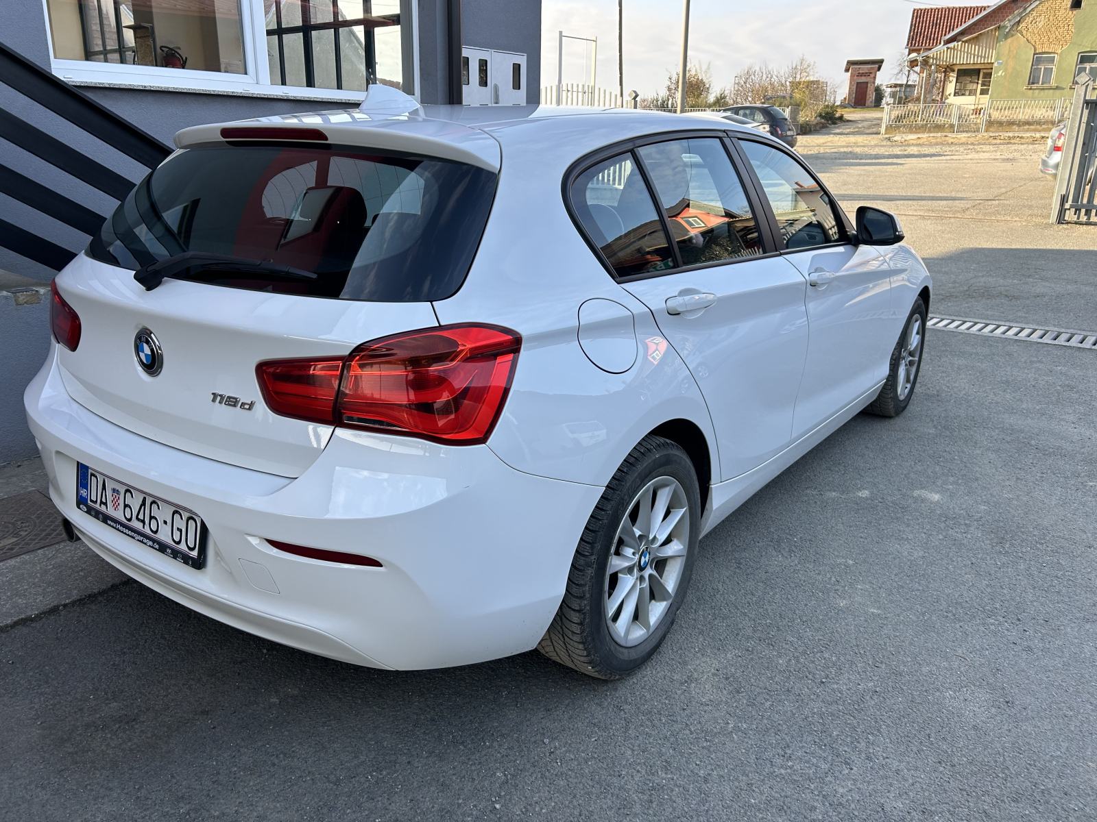 BMW serija 1 118d, fotografija 6
