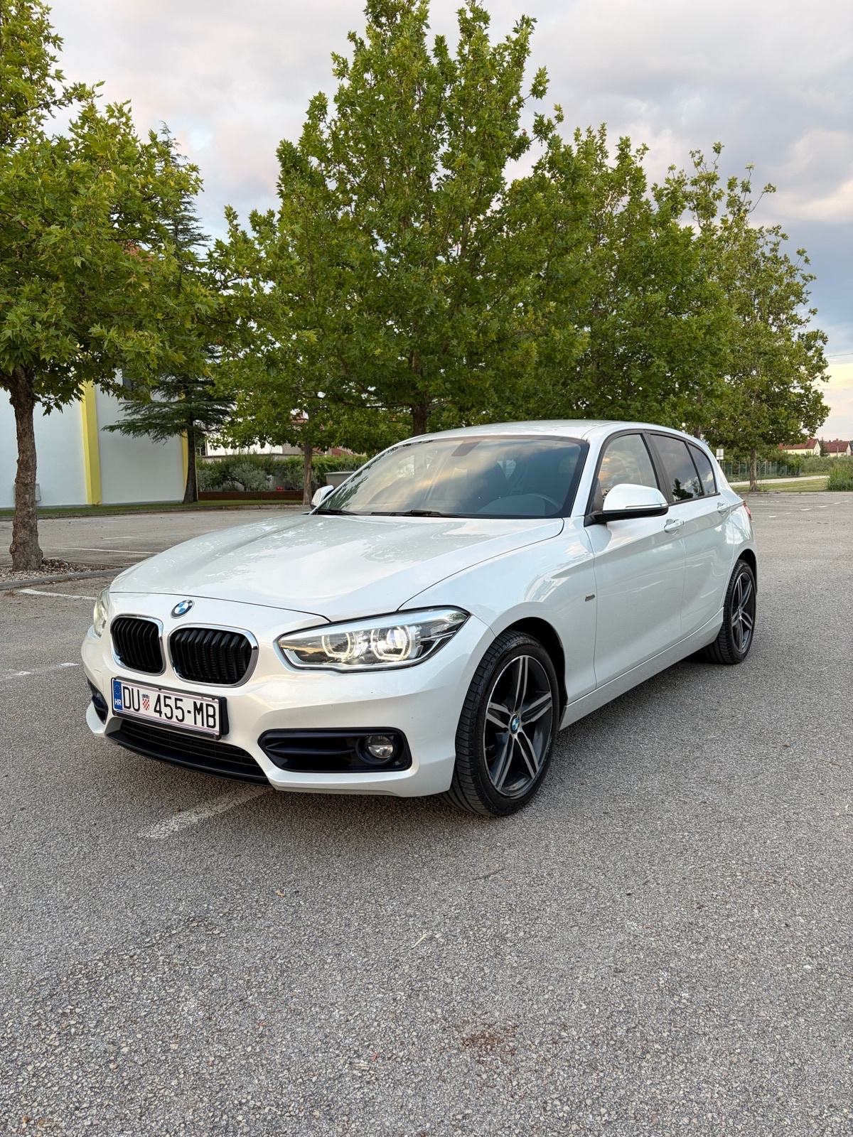 BMW serija 1 118d Sport line, odlično stanje, fotografija 1