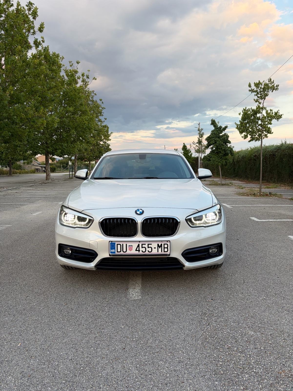 BMW serija 1 118d Sport line, odlično stanje, fotografija 3