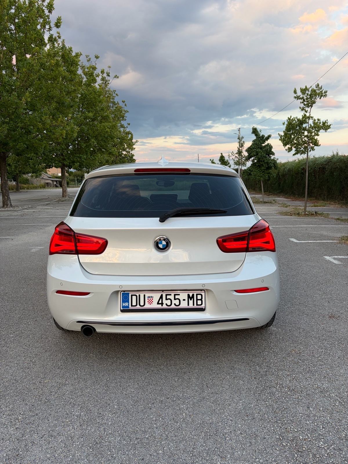 BMW serija 1 118d Sport line, odlično stanje, fotografija 6