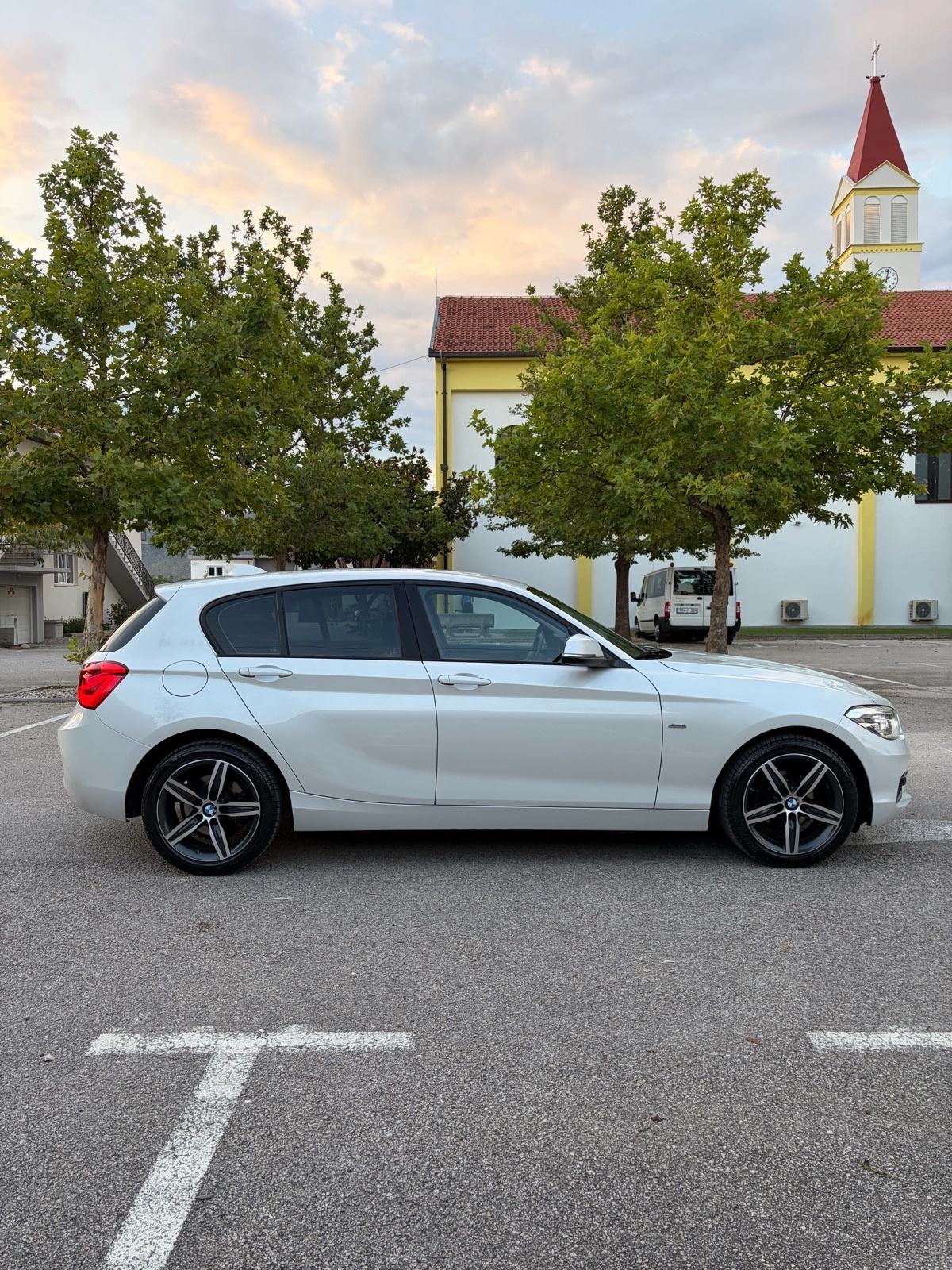 BMW serija 1 118d Sport line, odlično stanje, fotografija 8