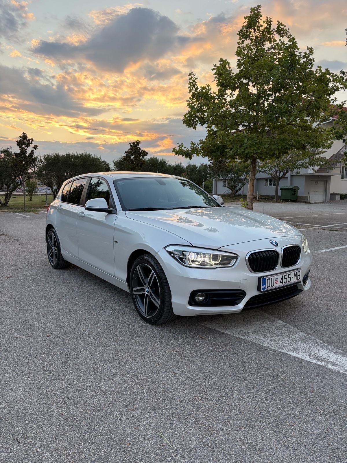 BMW serija 1 118d Sport line, odlično stanje, fotografija 9