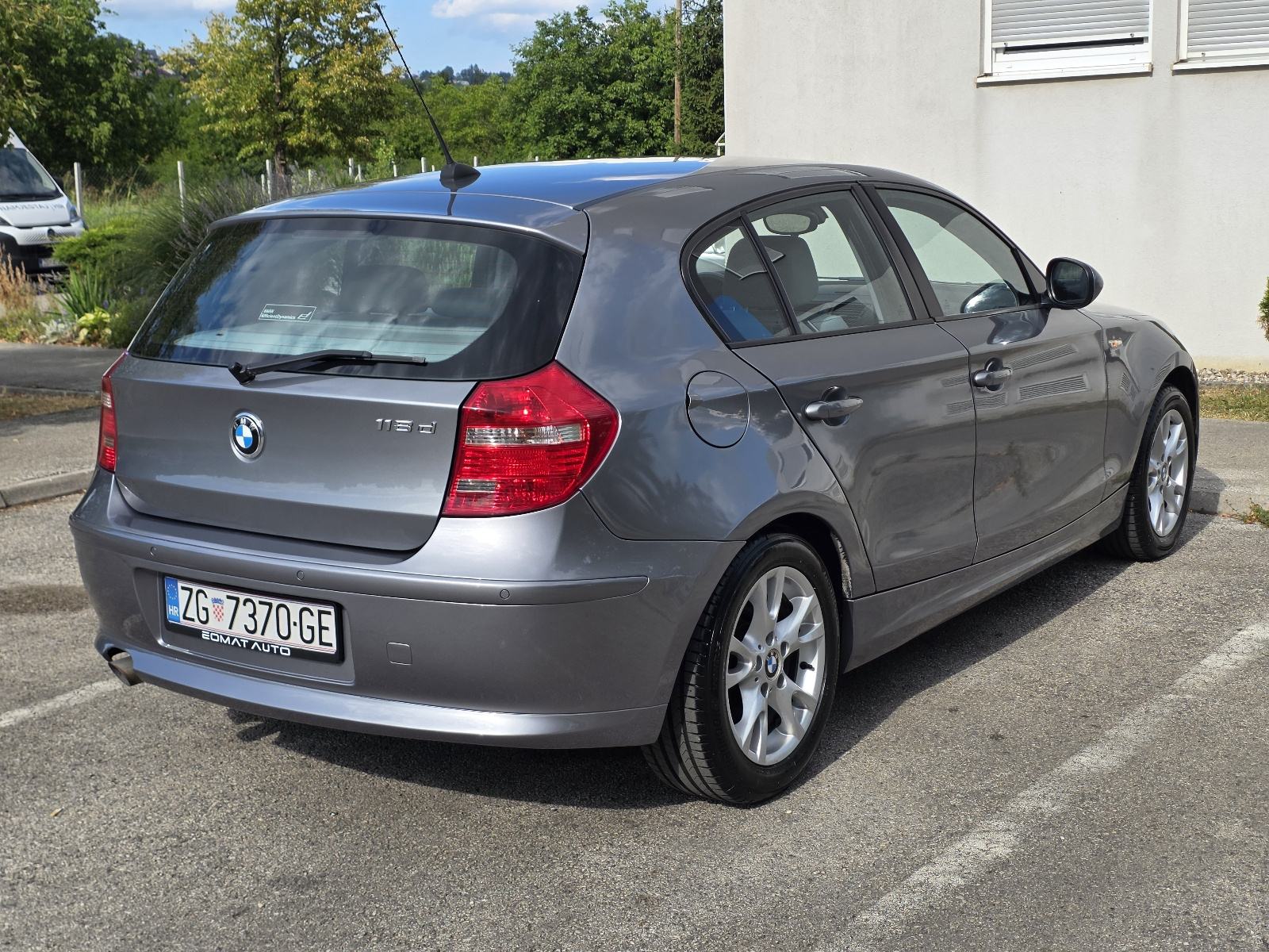 BMW serija 1 118d - reg. 02/27 - SERVISNA - NOVE LJETNE + ZIMSKE GUME, fotografija 5