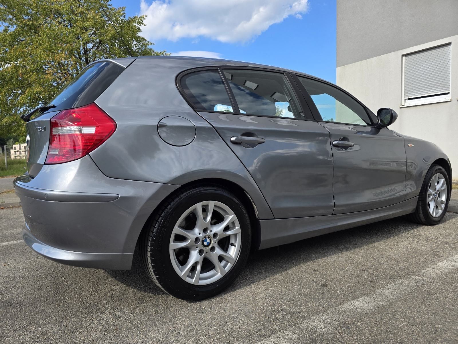 BMW serija 1 118d - reg. 02/27 - SERVISNA - NOVE LJETNE + ZIMSKE GUME, fotografija 8