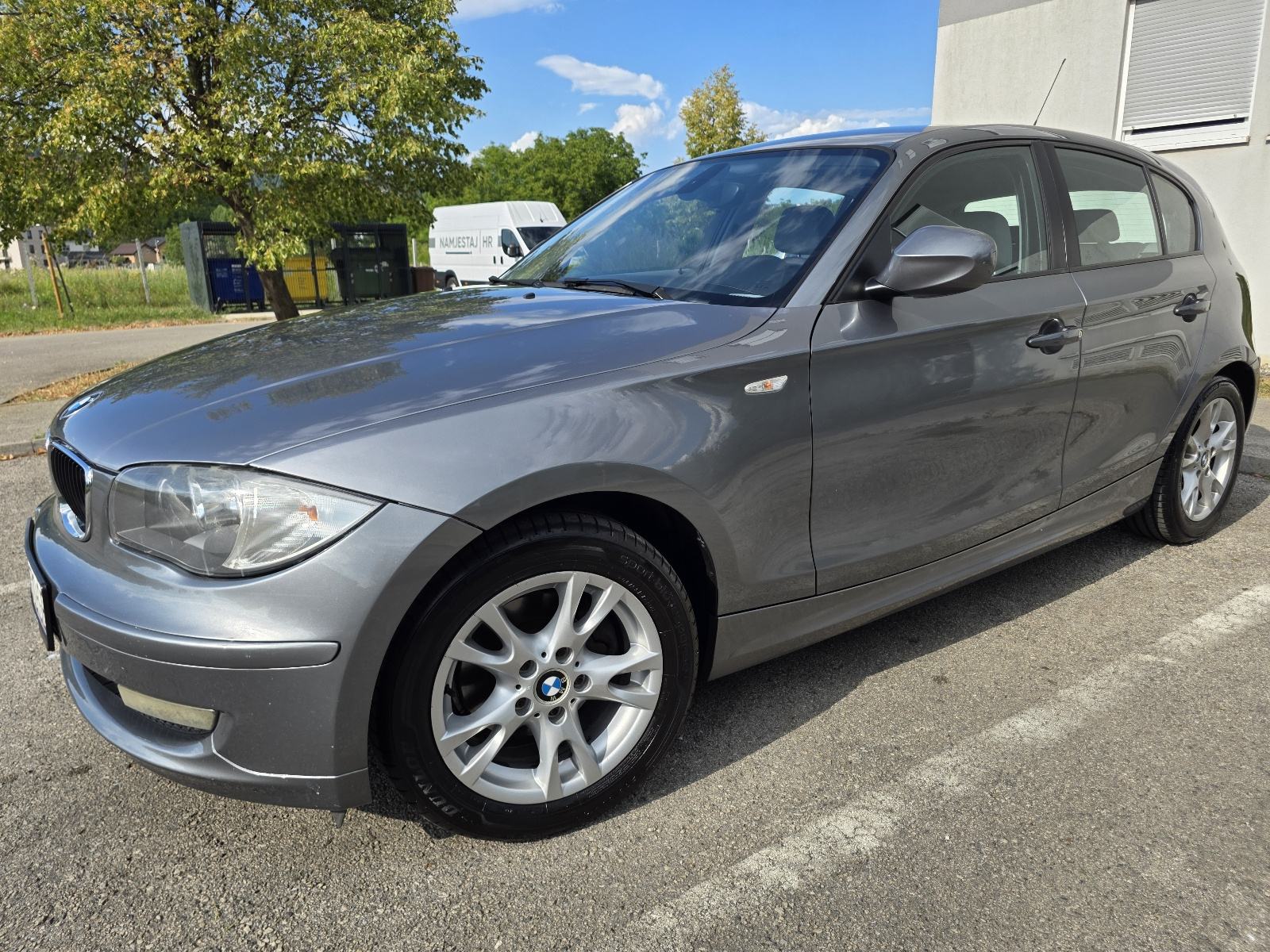 BMW serija 1 118d - reg. 02/27 - SERVISNA - NOVE LJETNE + ZIMSKE GUME, fotografija 9