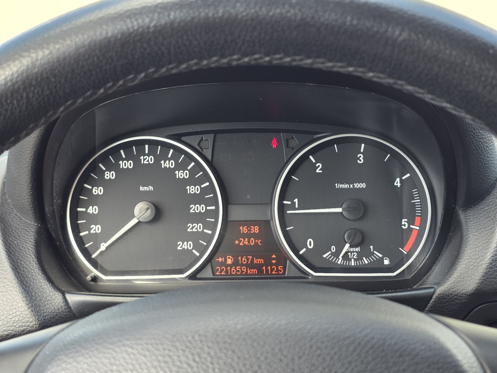 BMW serija 1 118d - reg. 02/27 - SERVISNA - NOVE LJETNE + ZIMSKE GUME, fotografija 16