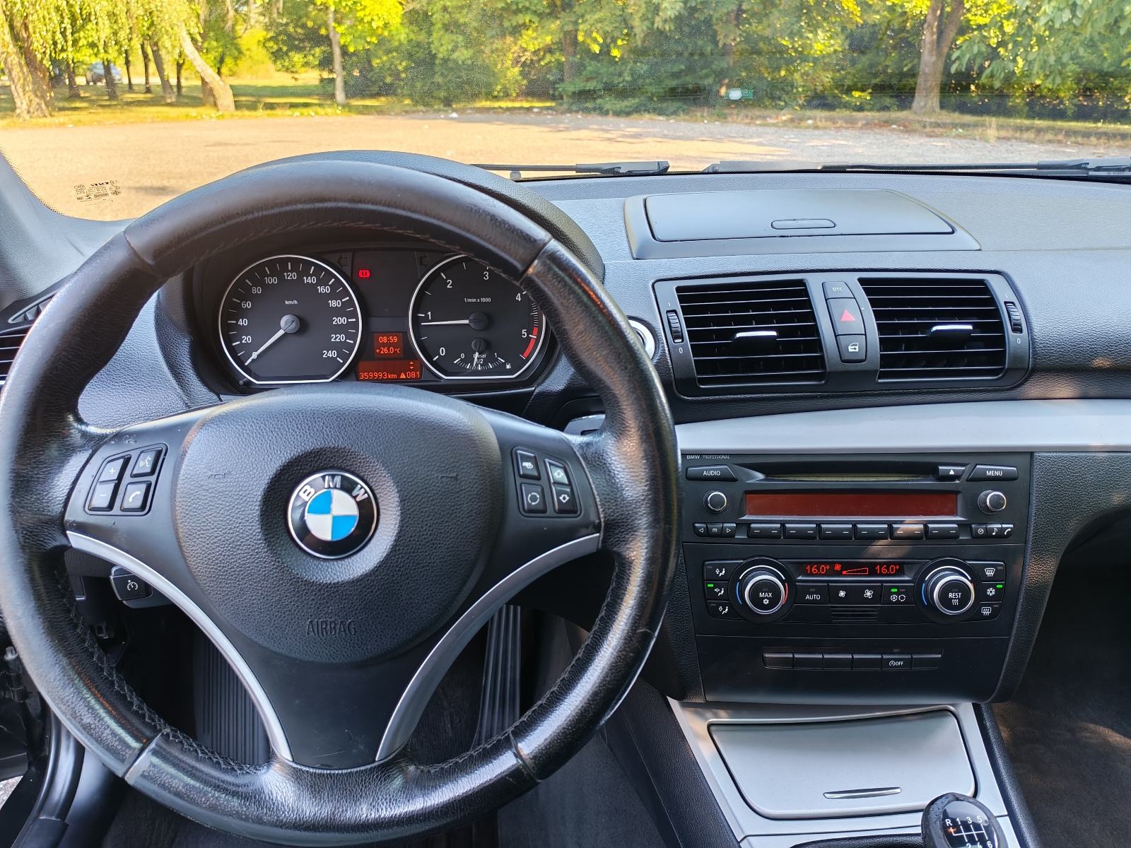 BMW serija 1 118d, fotografija 9