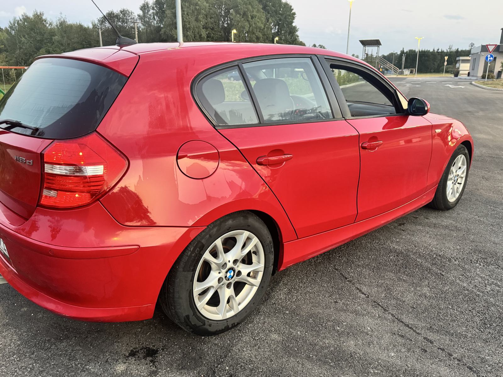 BMW serija 1 118d, fotografija 3