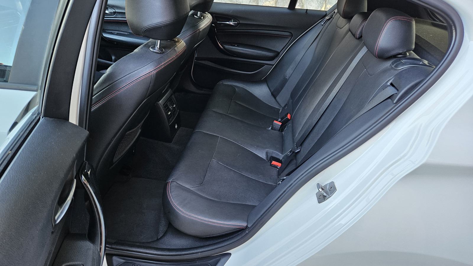 BMW serija 1 118d Sportline LCI, fotografija 17