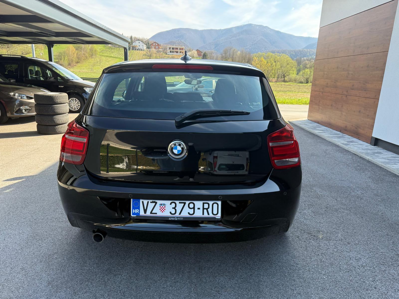 BMW serija 1 118d Sport odlična,oprema,zamijenjen lanac,kao nov!, fotografija 6