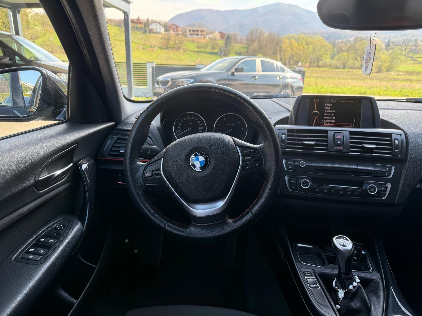 BMW serija 1 118d Sport odlična,oprema,zamijenjen lanac,kao nov!, fotografija 13