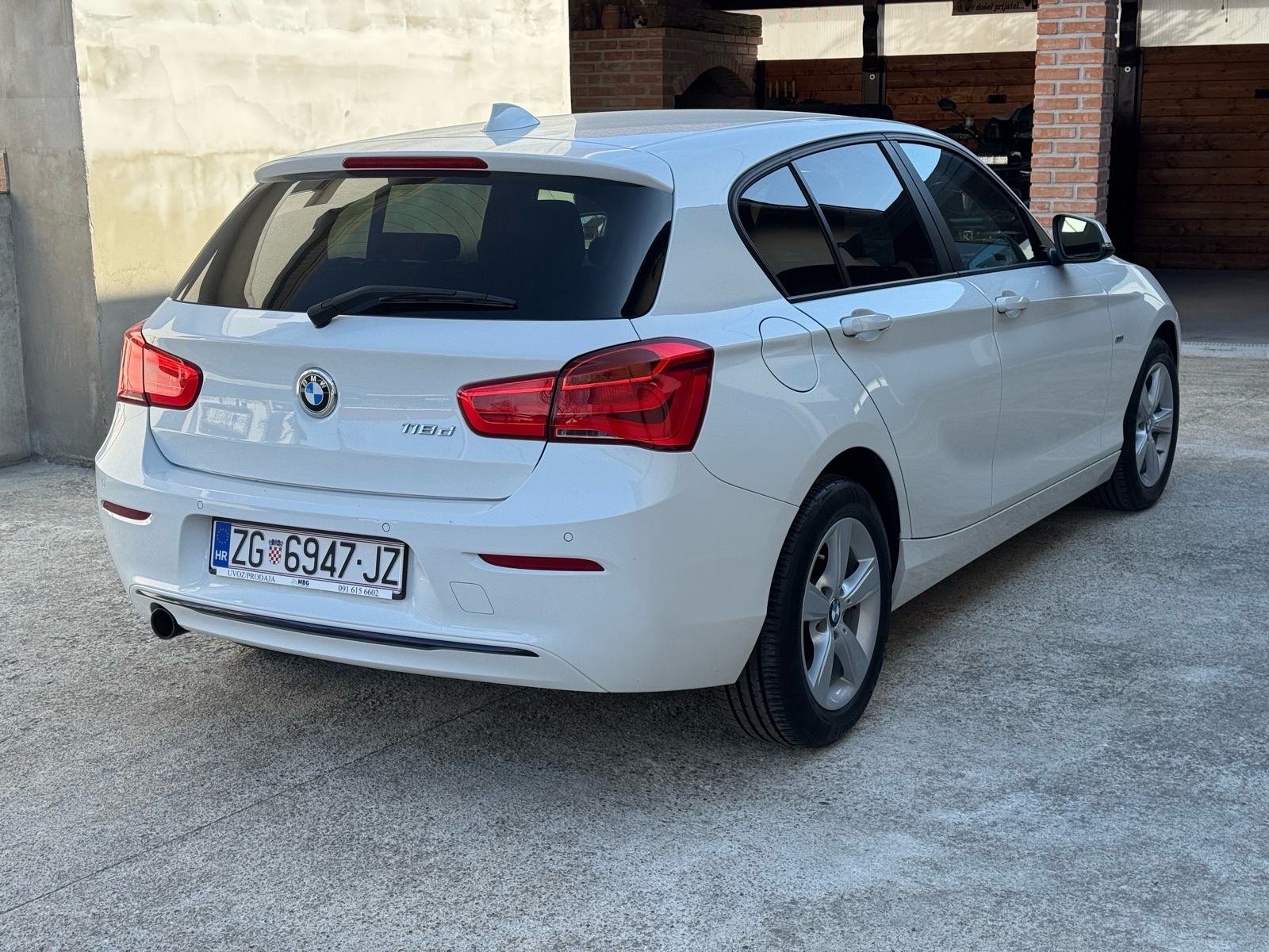 BMW serija 1 118d Sportline, fotografija 3