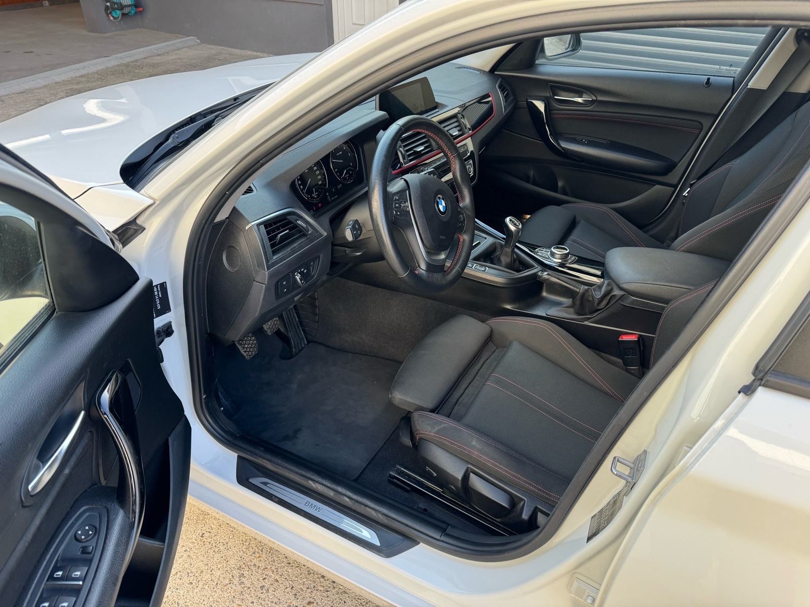 BMW serija 1 118d Sportline, fotografija 13