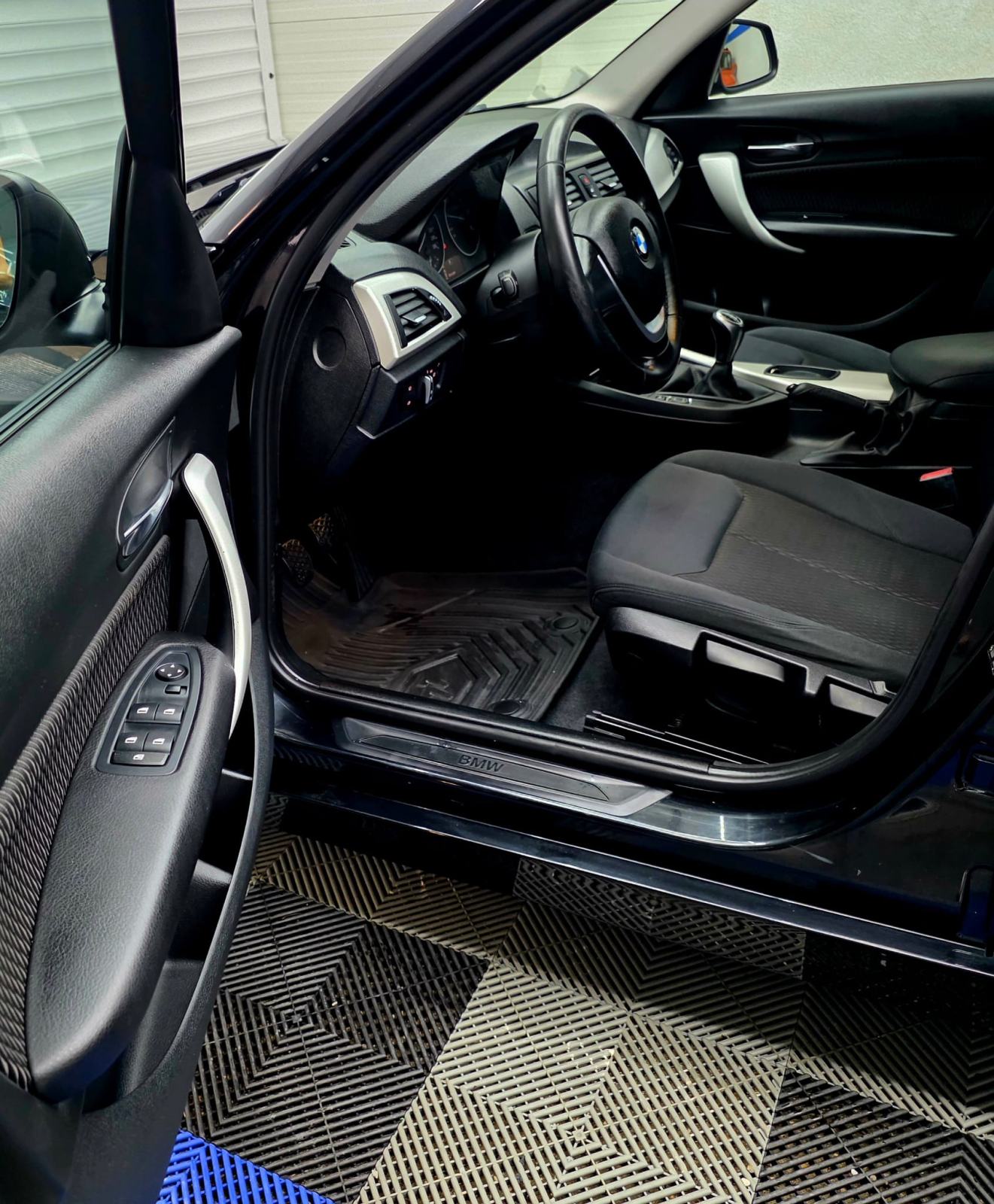 BMW serija 1 118d veliki servis 2 seta kotača, fotografija 13