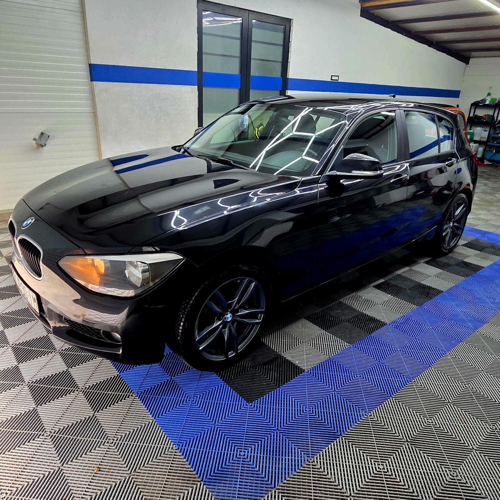 BMW serija 1 118d veliki servis 2 seta kotača, fotografija 1