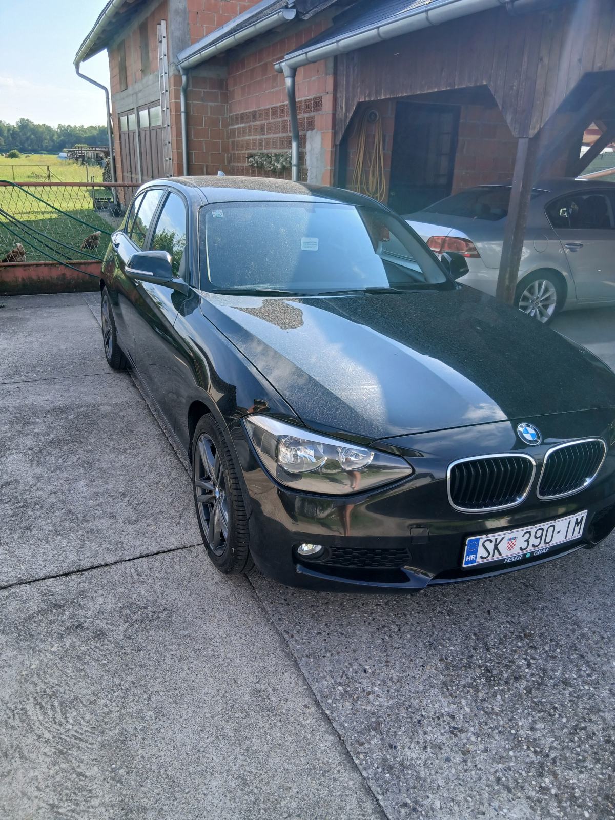 BMW serija 1 118d veliki servis 2 seta kotača, fotografija 2