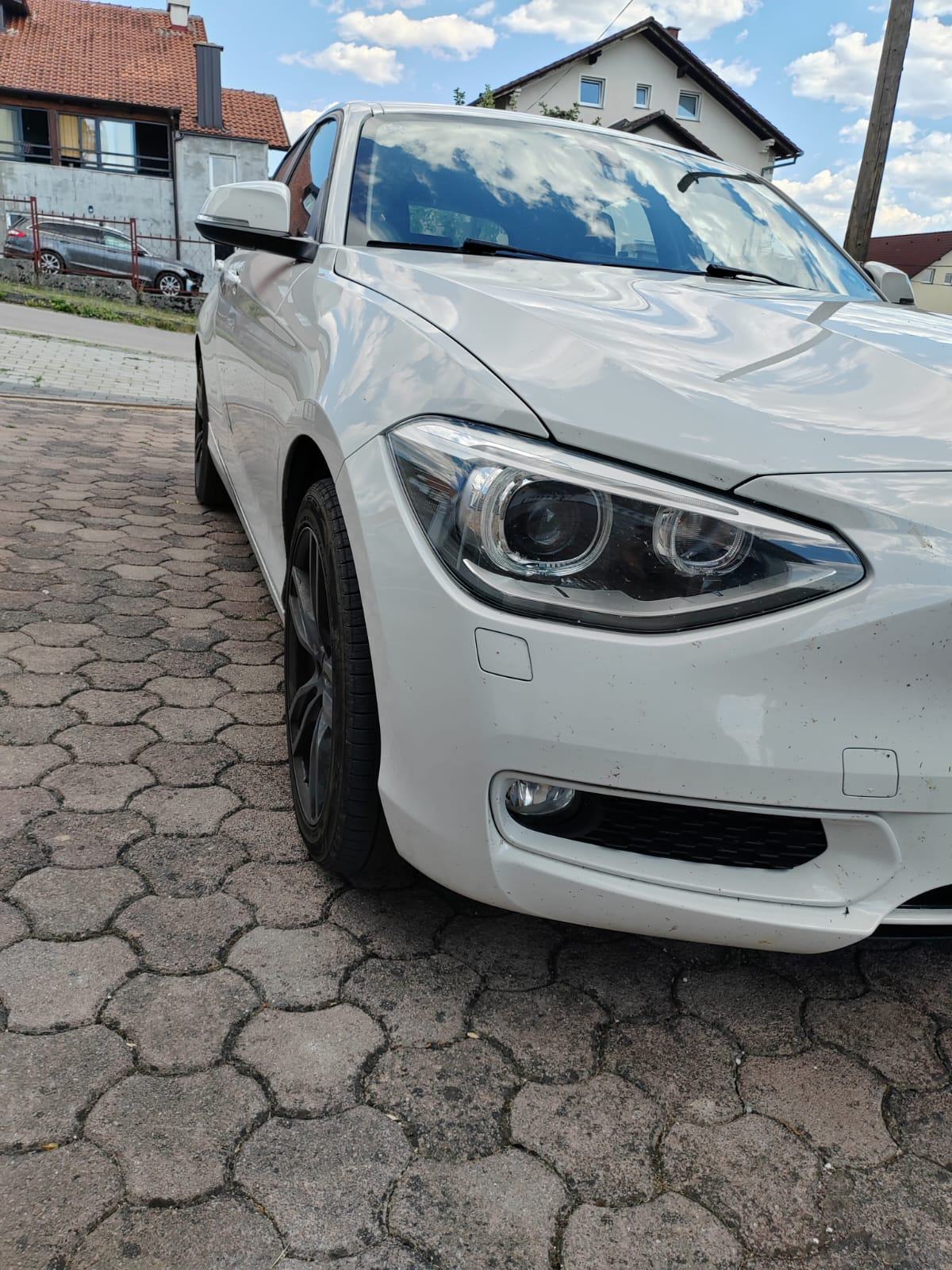BMW serija 1 118d Xdrive, fotografija 2