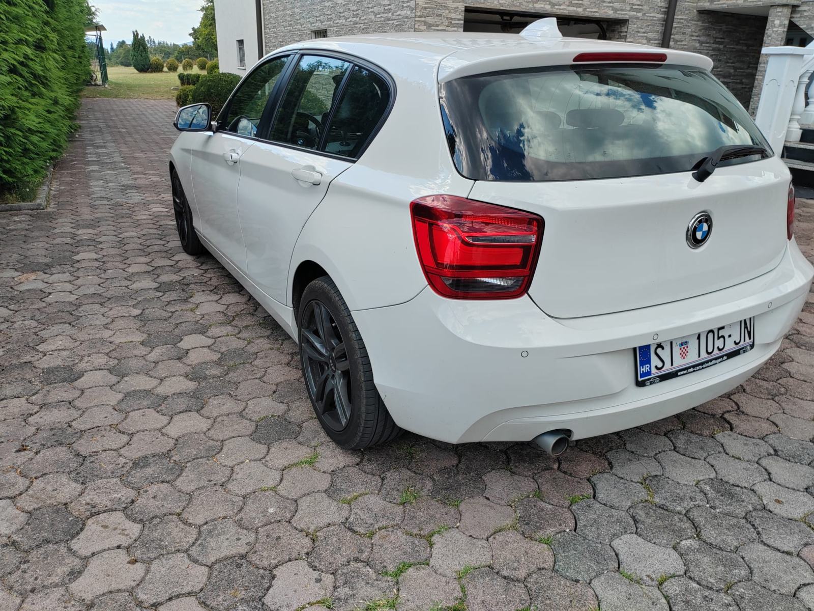 BMW serija 1 118d Xdrive, fotografija 4