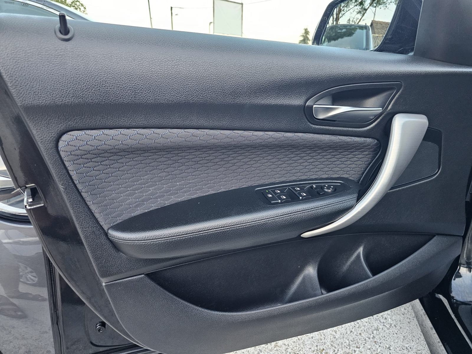 BMW serija 1 118i automatik"M-PAKET"-FULL-SERVISNA-GARANCIJA, fotografija 19