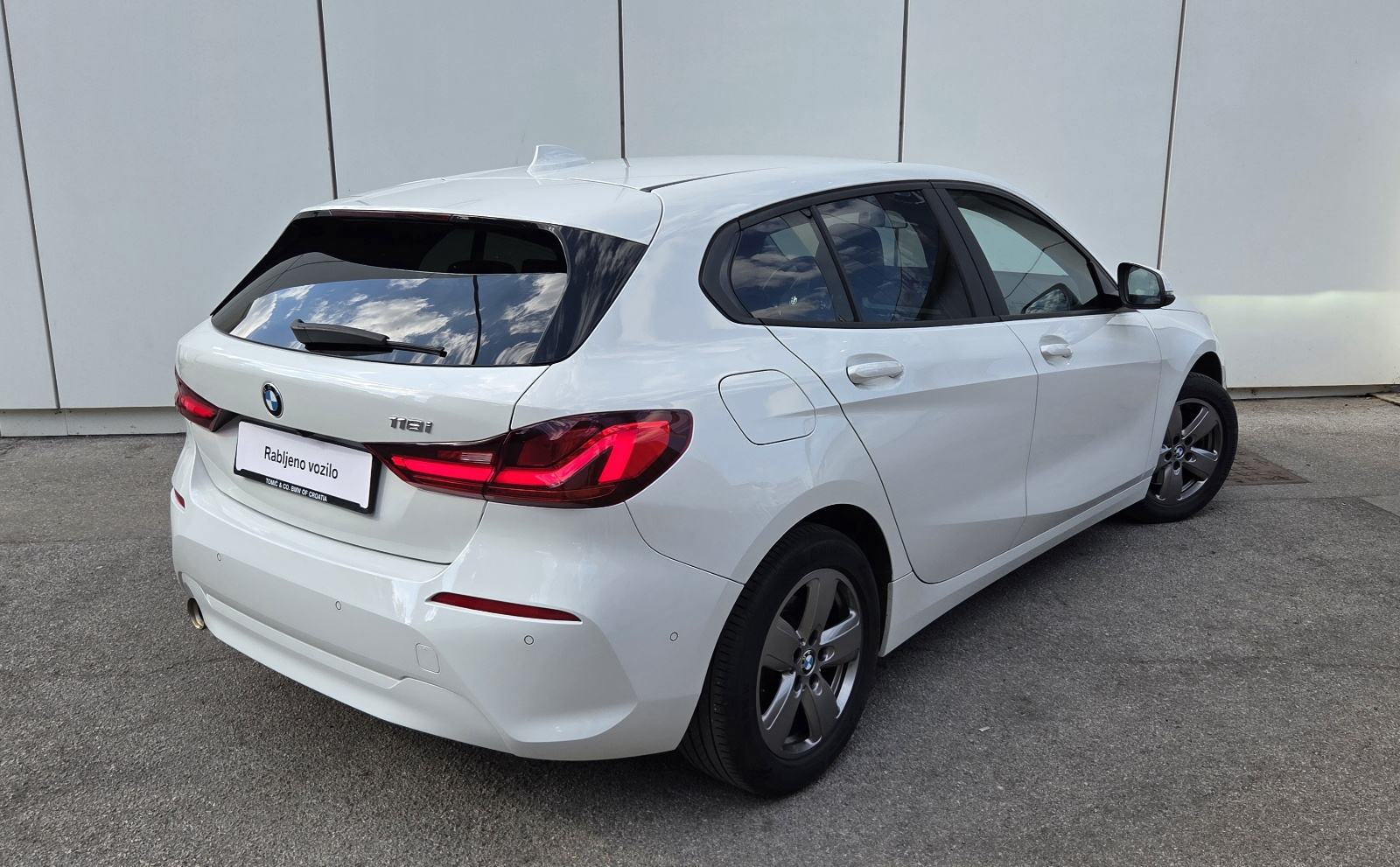 BMW serija 1 118i Automatik Sport Line * Nije uvoz * 61.150 km *, fotografija 2