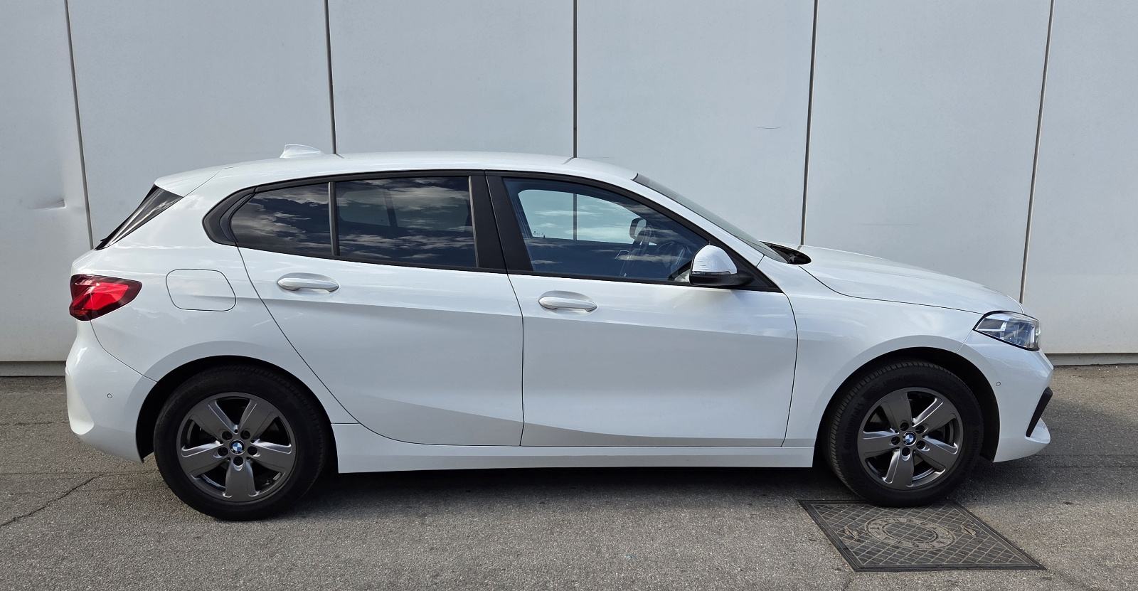 BMW serija 1 118i Automatik Sport Line * Nije uvoz * 61.150 km *, fotografija 3