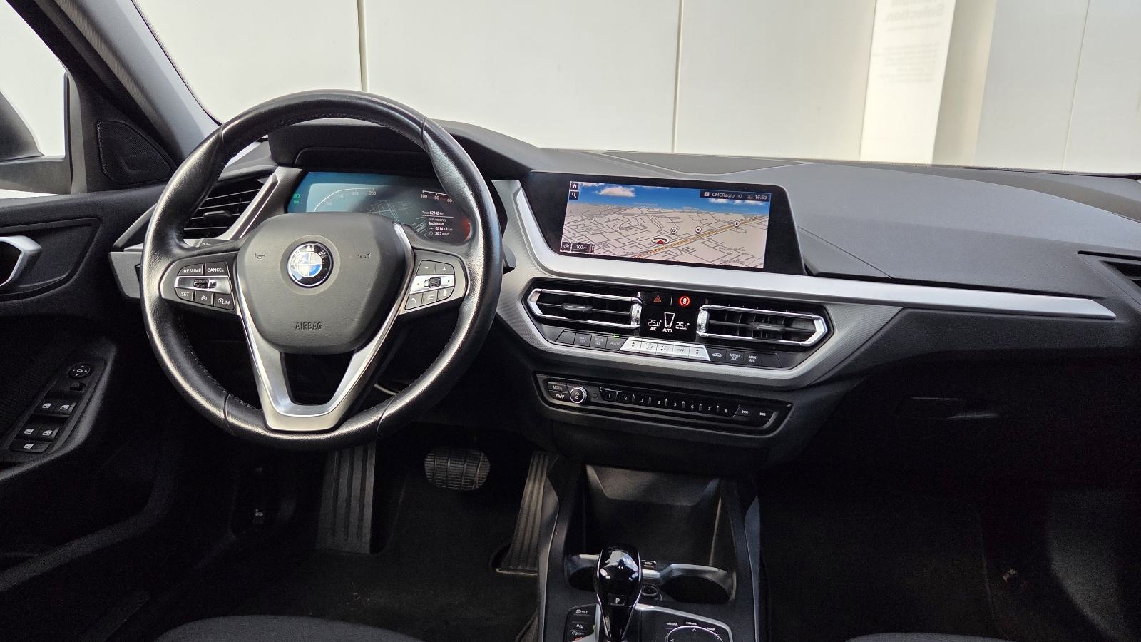 BMW serija 1 118i Automatik Sport Line * Nije uvoz * 61.150 km *, fotografija 6