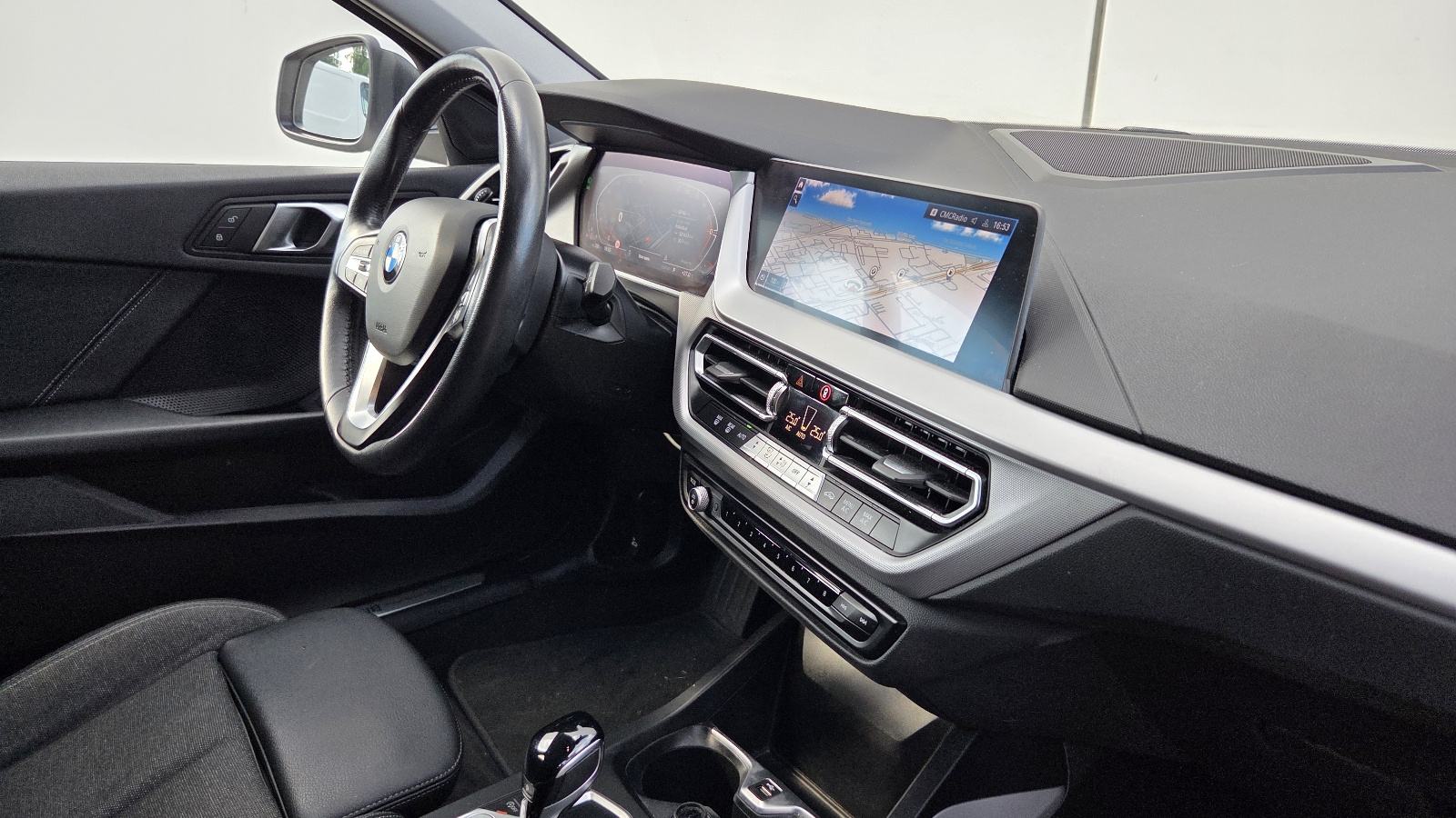 BMW serija 1 118i Automatik Sport Line * Nije uvoz * 61.150 km *, fotografija 5
