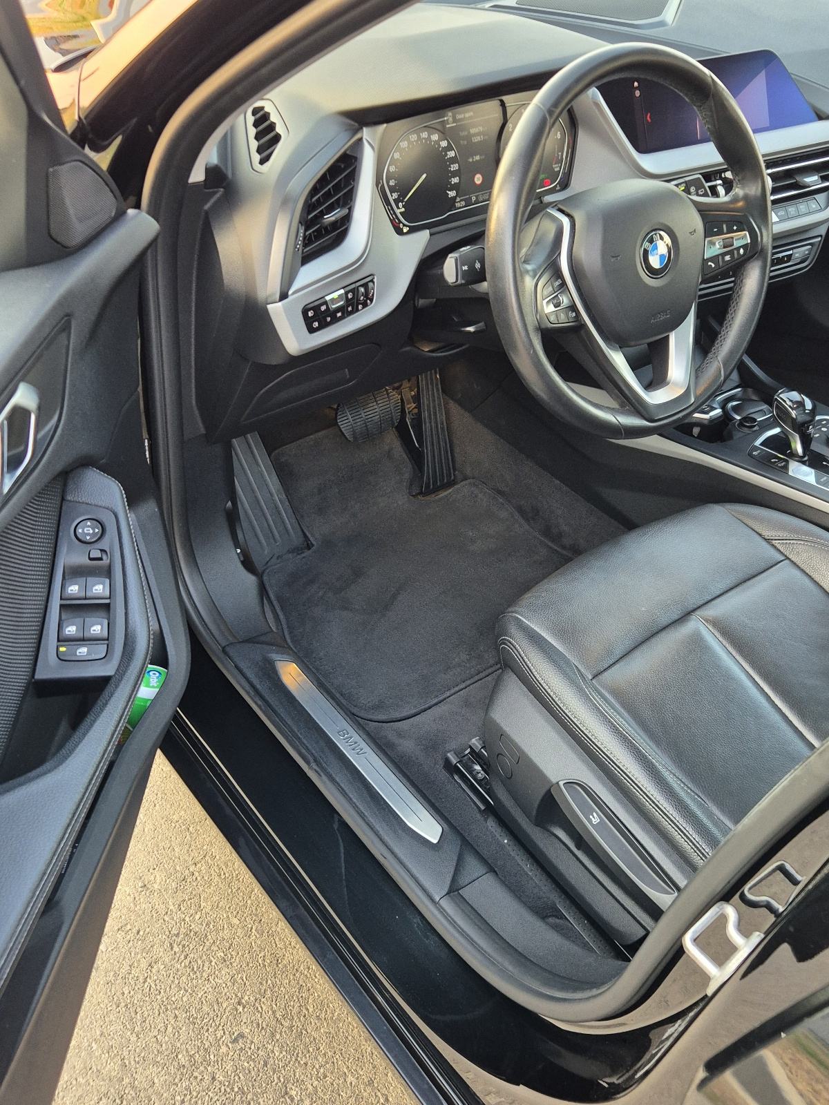 BMW serija 1 118i automatik panorama, fotografija 11