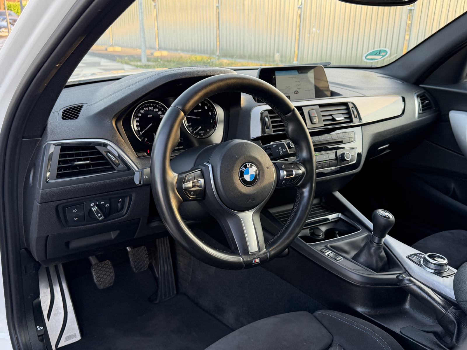 BMW serija 1 118i LCI2 M PAKET VIRTUAL SHADOWLINE NAVI LED ALCANTARA, fotografija 9