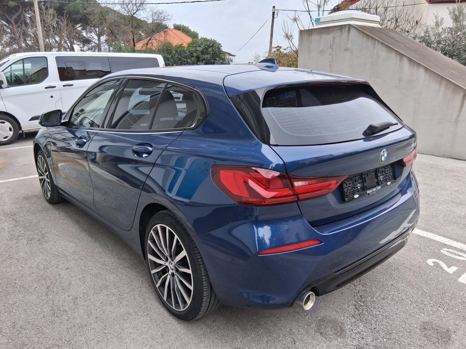 BMW serija 1 118i, fotografija 3