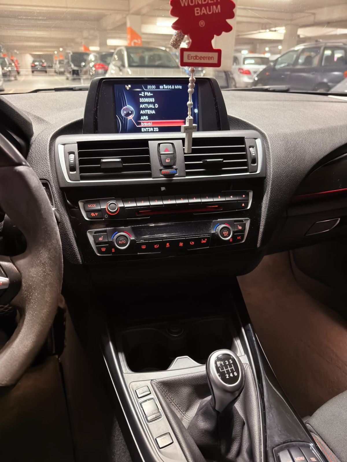 BMW serija 1 118i, fotografija 8