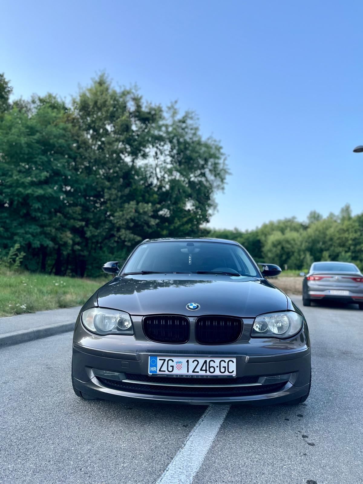BMW serija 1 118i Advantage, fotografija 2