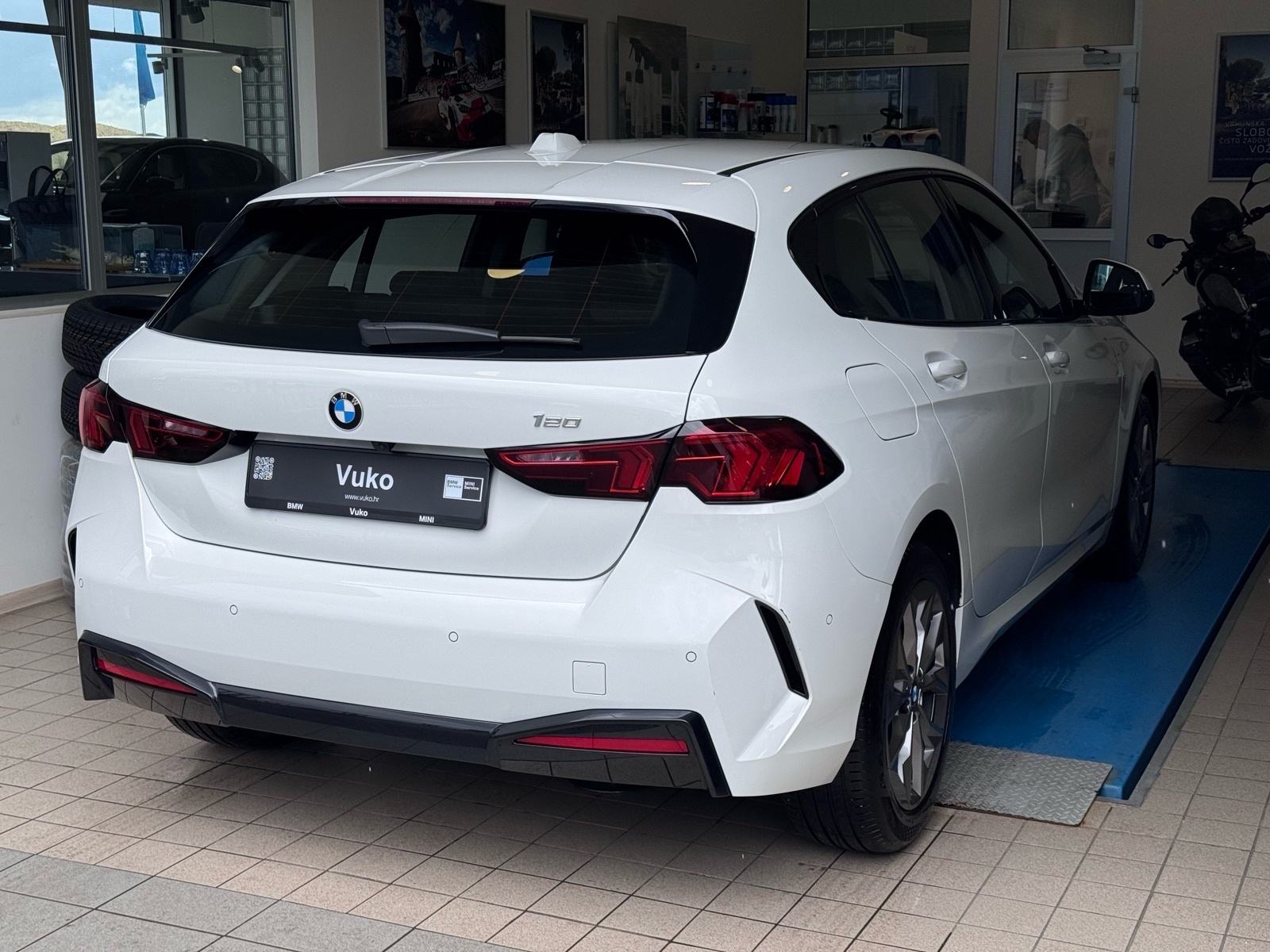 BMW serija 1 120 automatik novi model, fotografija 6