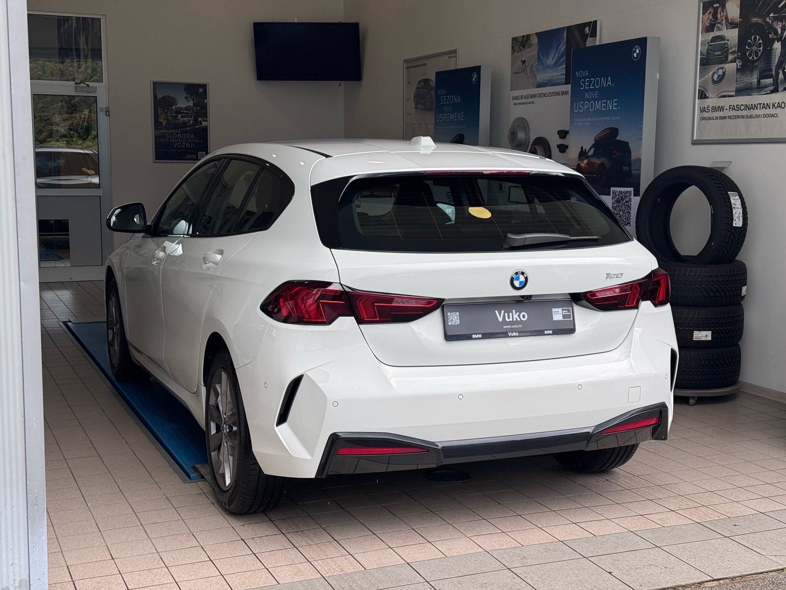 BMW serija 1 120 automatik novi model, fotografija 4