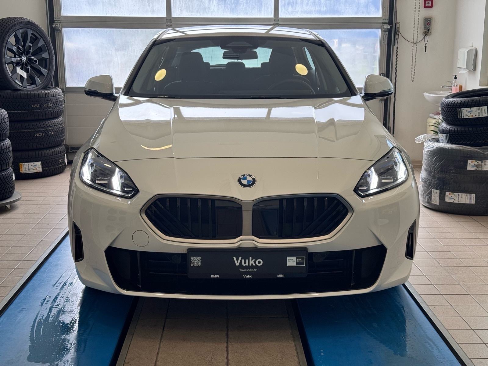 BMW serija 1 120 automatik novi model, fotografija 2