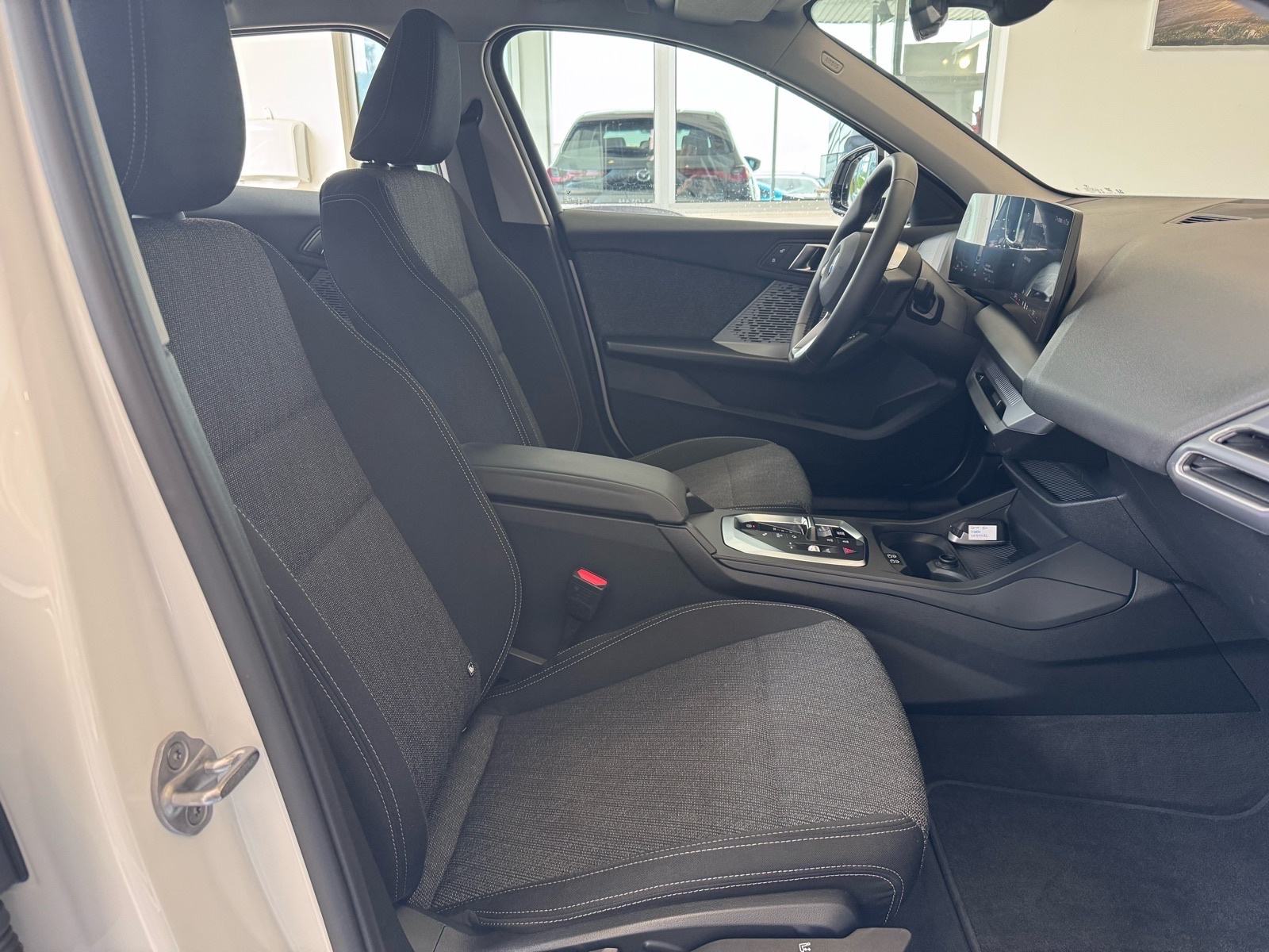 BMW serija 1 120 automatik novi model, fotografija 17