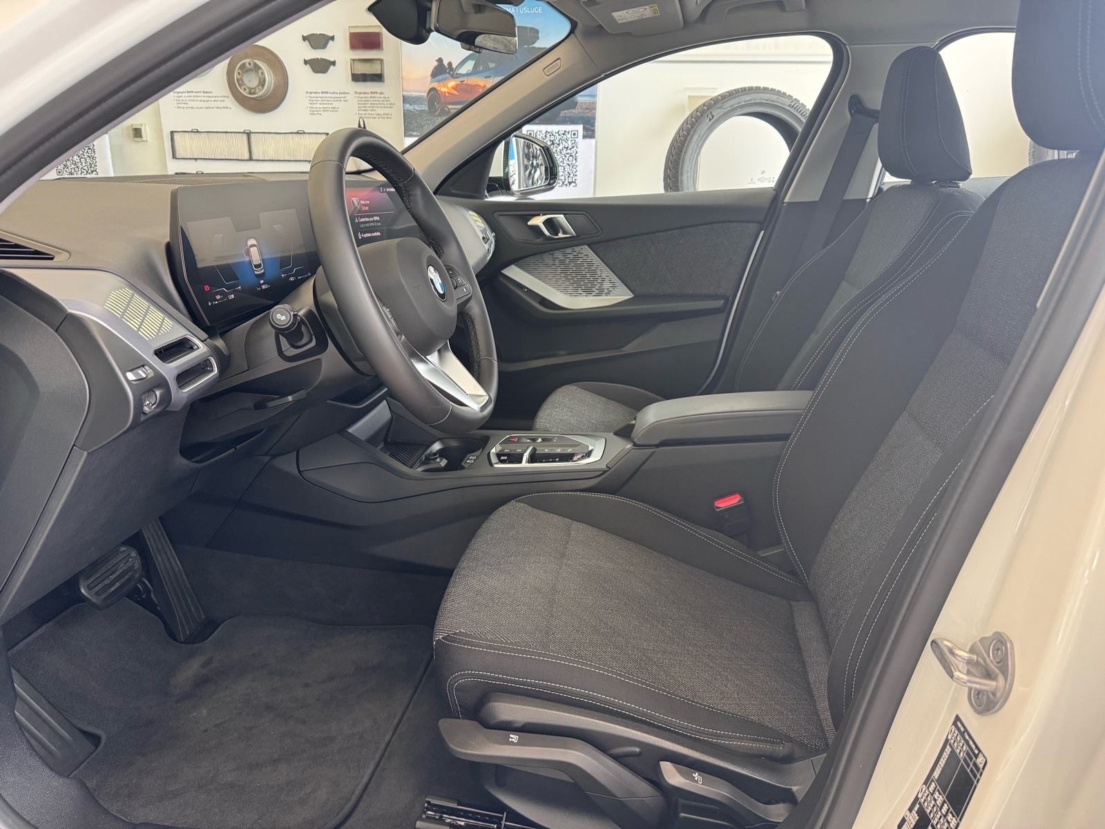 BMW serija 1 120 automatik novi model, fotografija 7