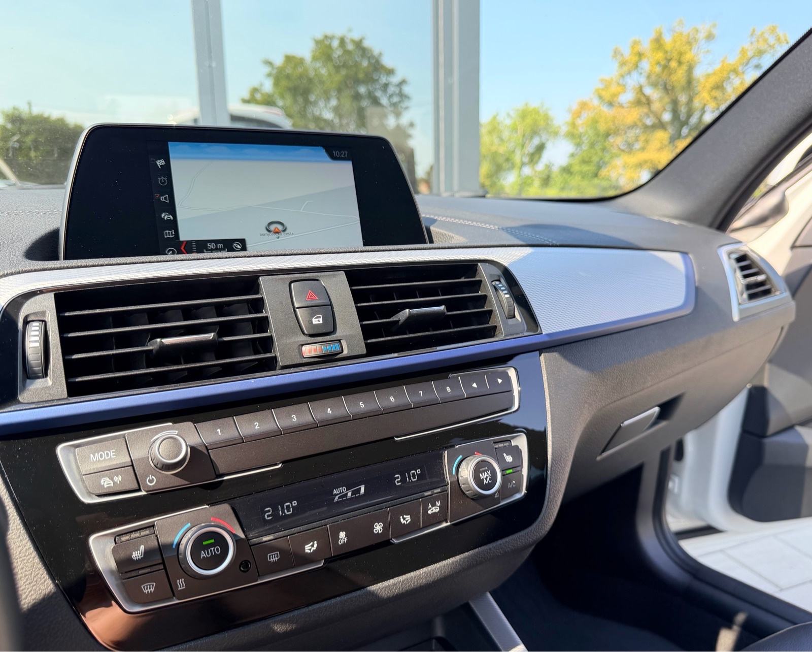 BMW serija 1 120d*M PAKET*KOŽA*NAVIGACIJA*LED*KEYLESS*, fotografija 16