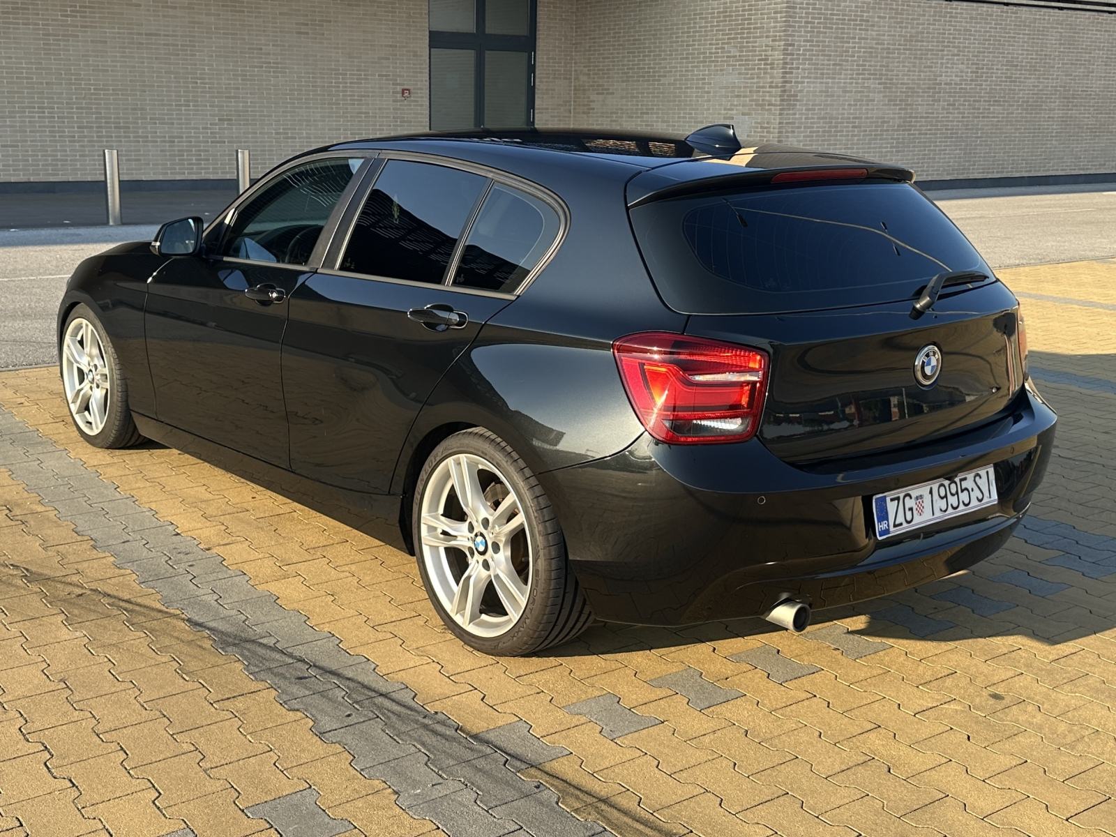BMW serija 1 120d automatik, fotografija 2