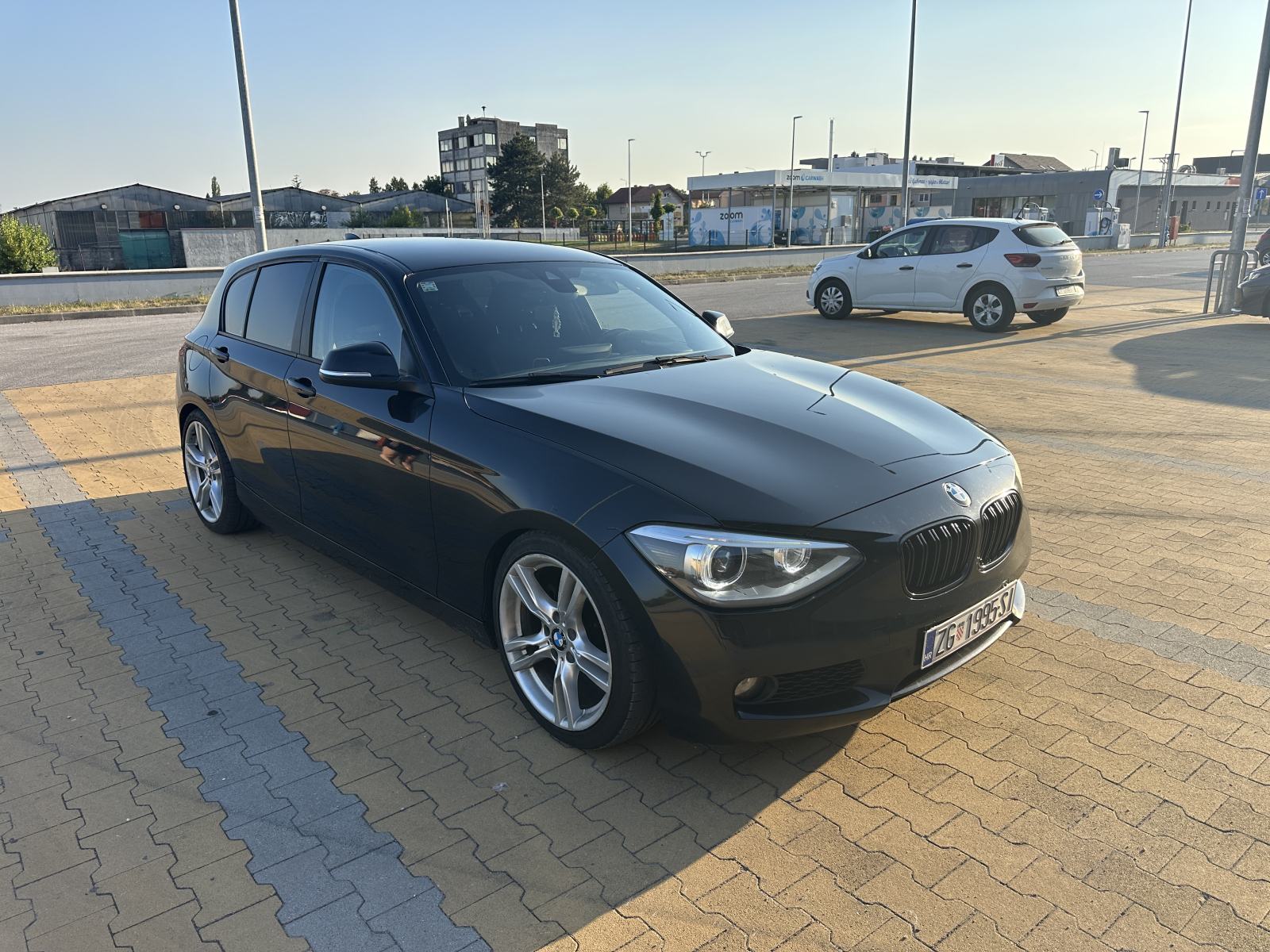 BMW serija 1 120d automatik, fotografija 4