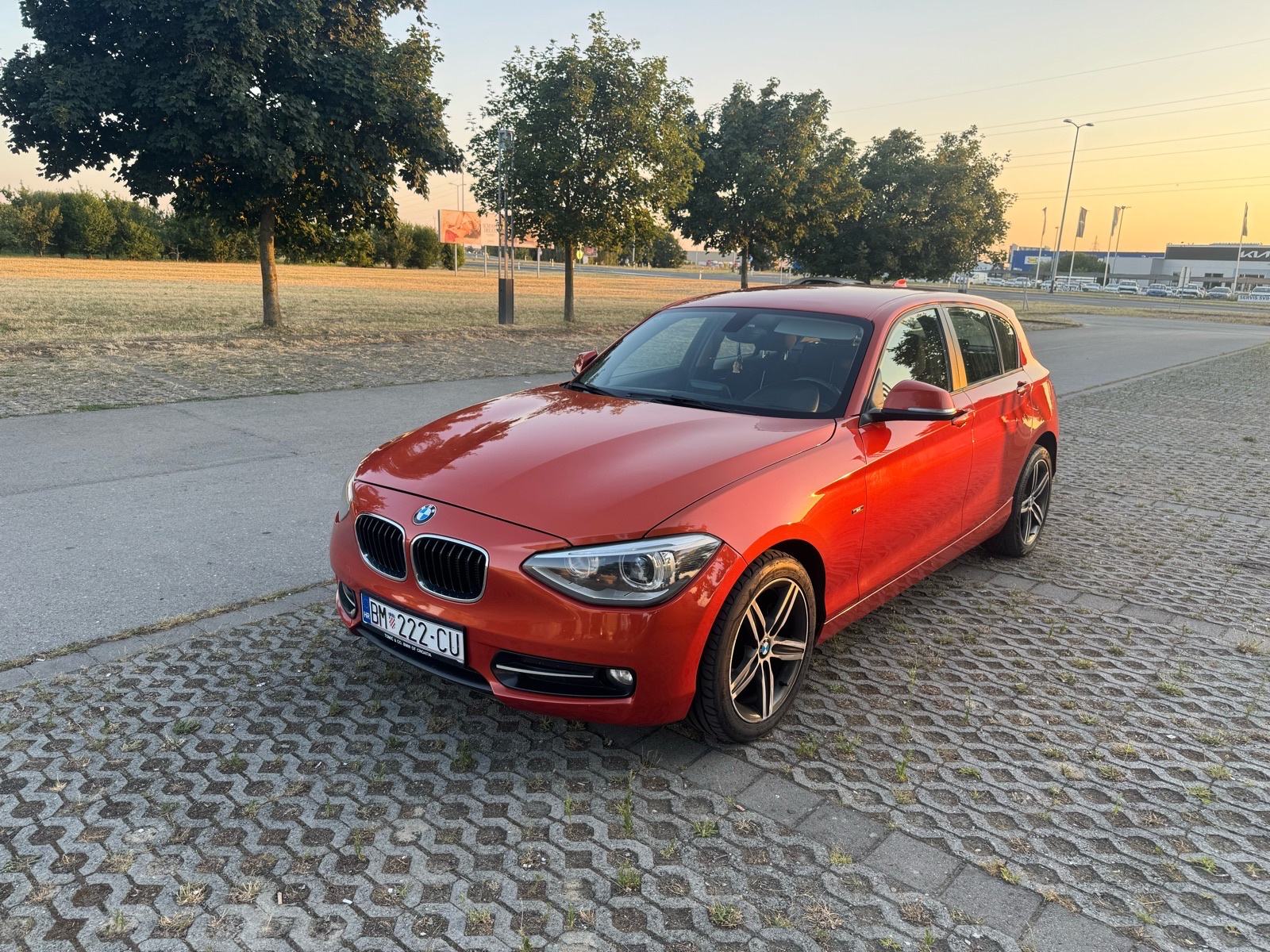 BMW 120d xdrive Sport Line, fotografija 11