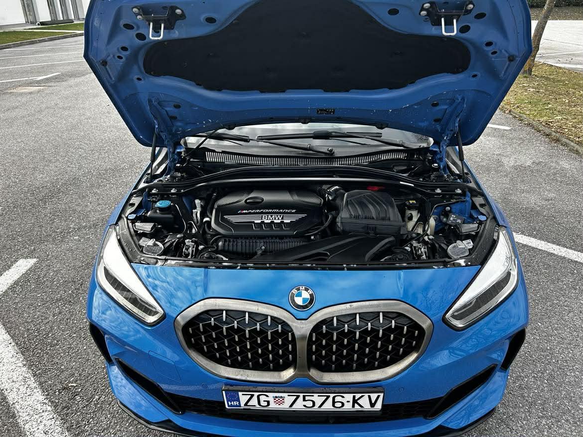BMW serija 1 M135i, HUD, Harman Kardon, garancija 1.5g, kasko,Virtual, fotografija 2
