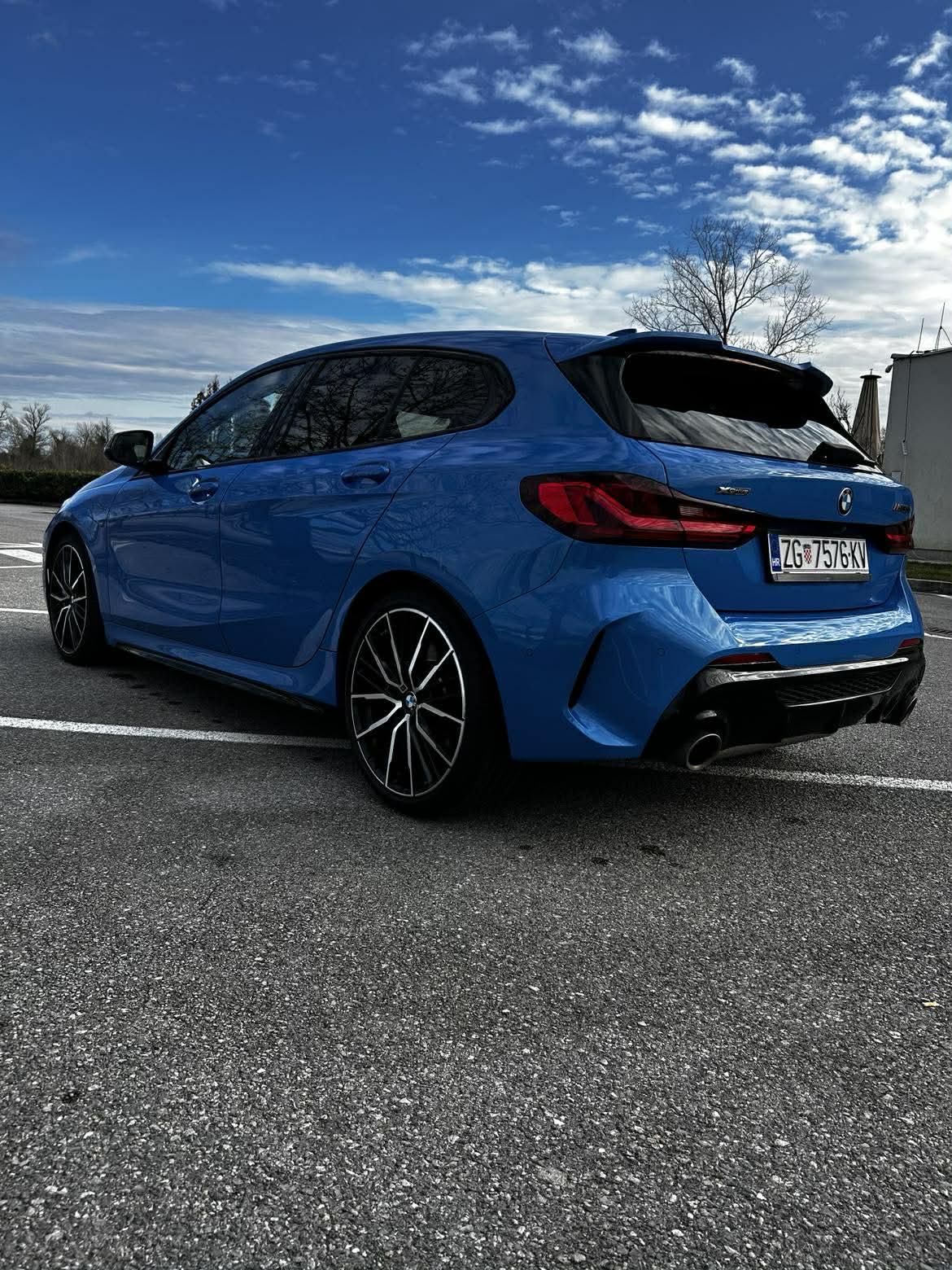 BMW serija 1 M135i, HUD, Harman Kardon, garancija 1.5g, kasko,Virtual, fotografija 4