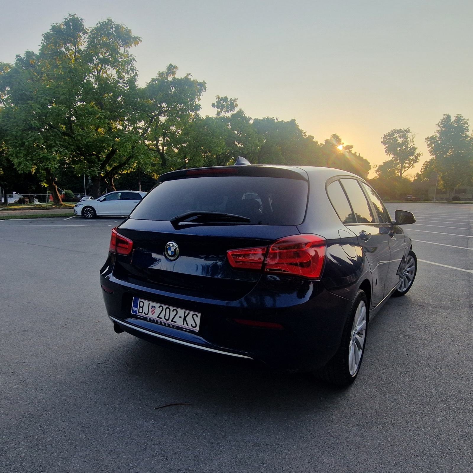 BMW serija 118d xdrive,full oprema,led svjetla,šiber,Navigacija,reg1.g, fotografija 7