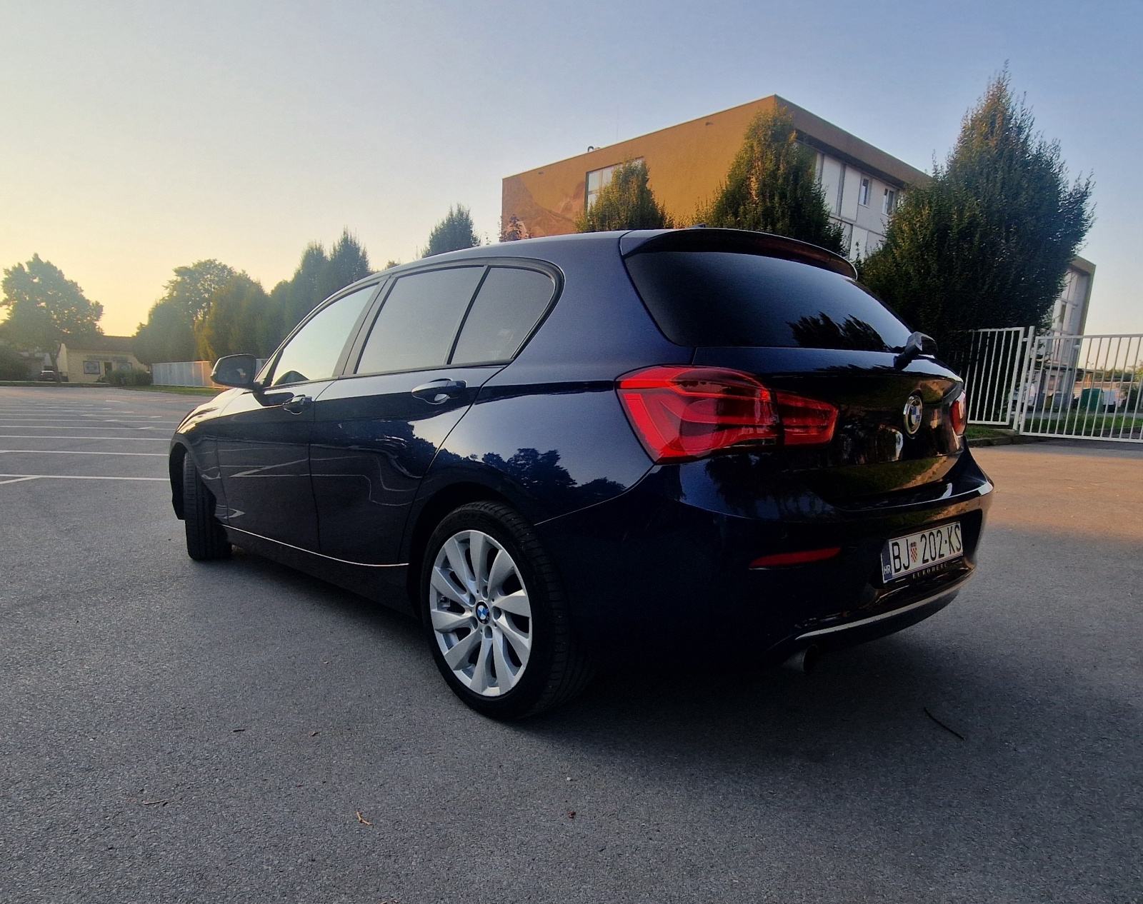 BMW serija 118d xdrive,full oprema,led svjetla,šiber,Navigacija,reg1.g, fotografija 9