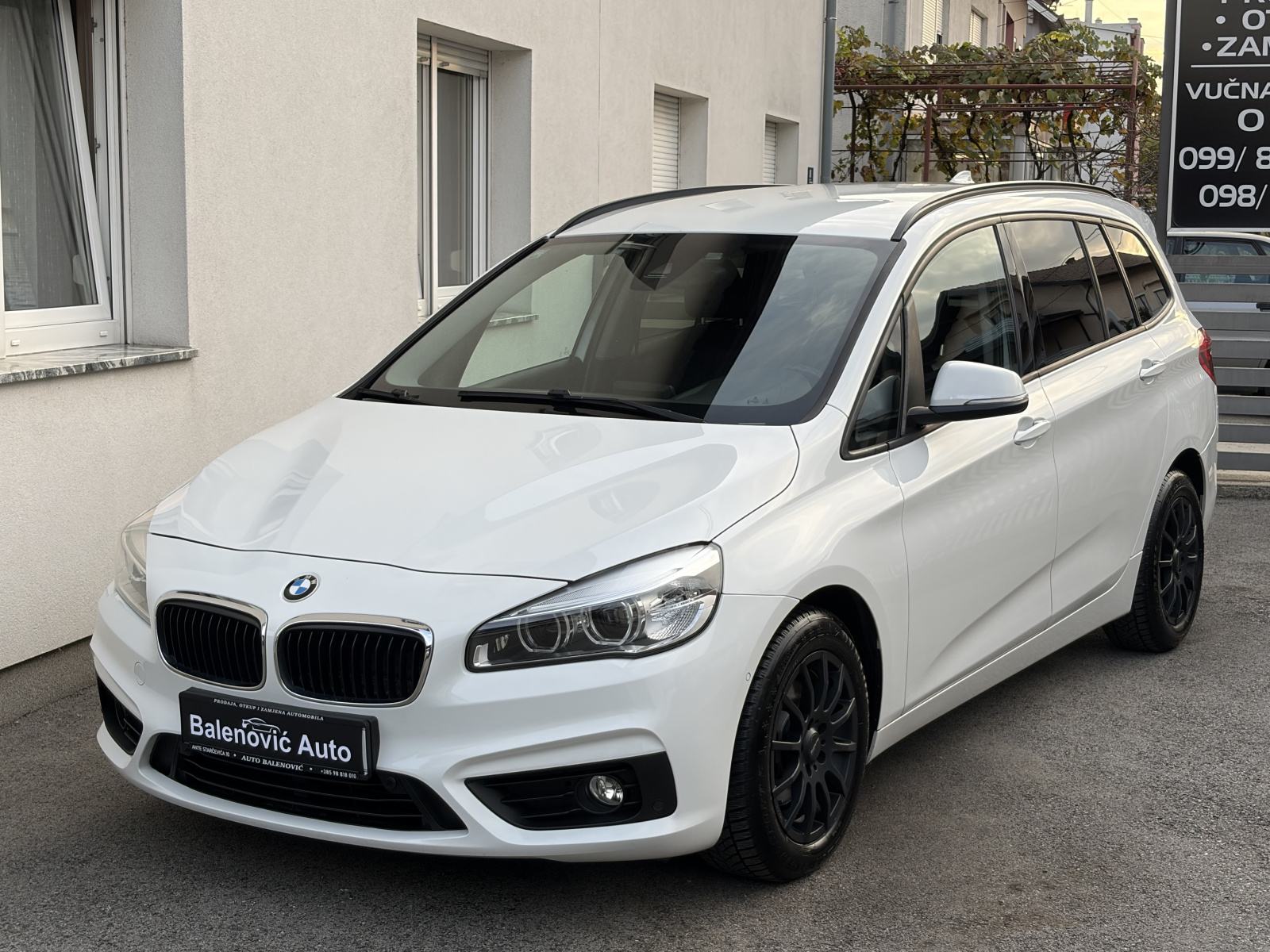 BMW SERIJA 2 216 D •• KAO NOVA, FULL OPREMA, NAVIGACIJA ••, pogled izvana - slika 1