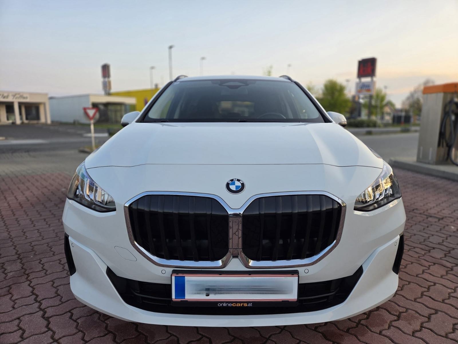 BMW active tourer 218d automatik cijena do reg., fotografija 3