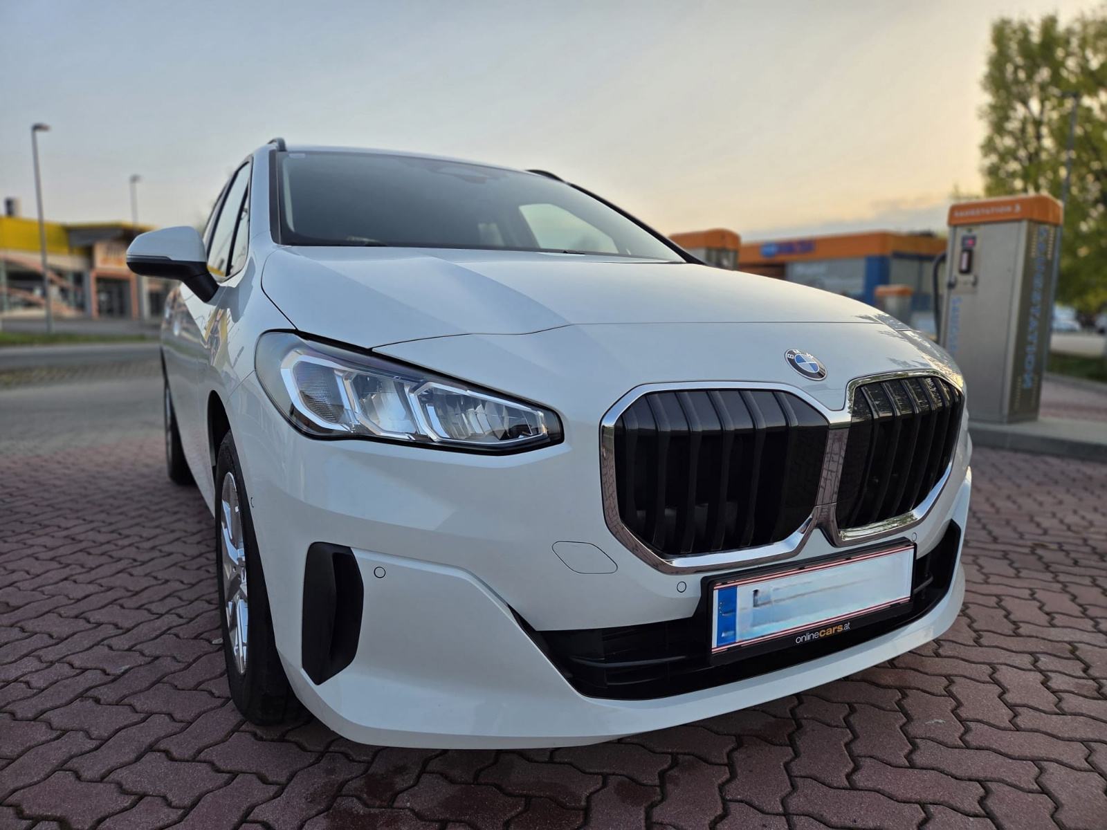 BMW active tourer 218d automatik cijena do reg., fotografija 1