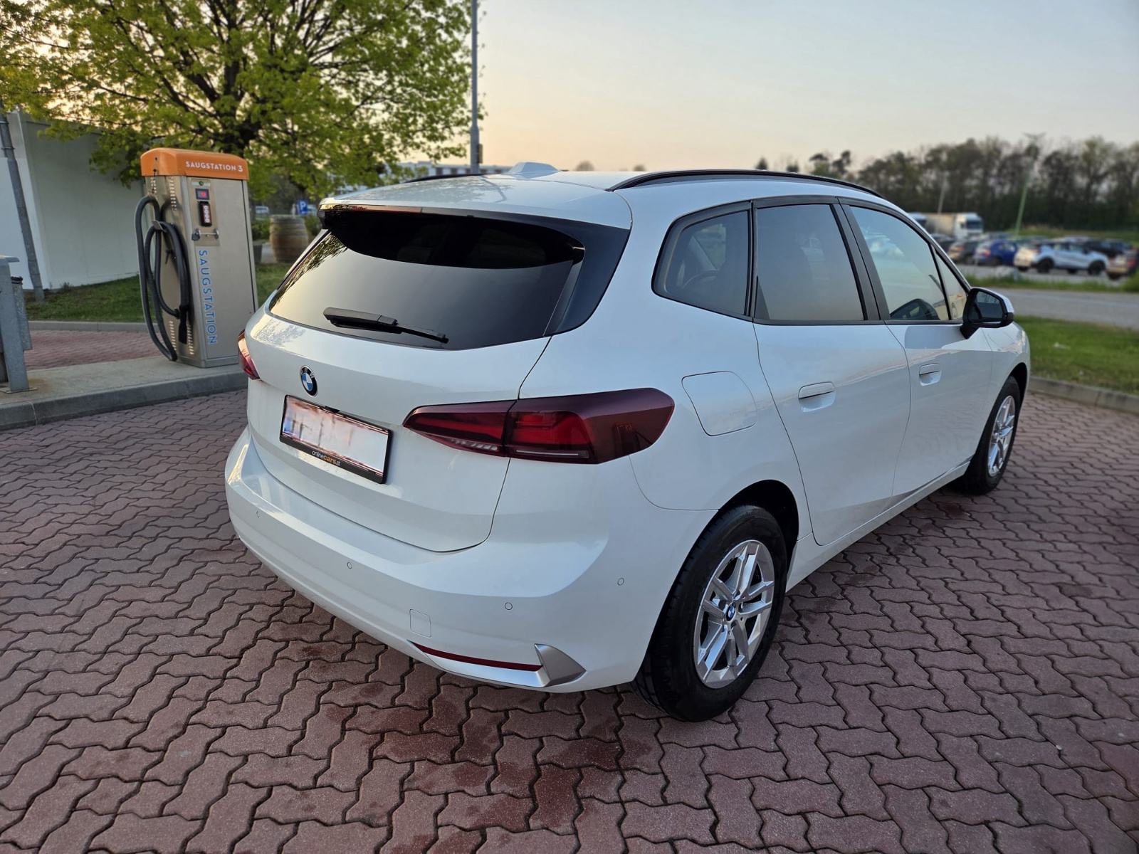 BMW active tourer 218d automatik cijena do reg., fotografija 5